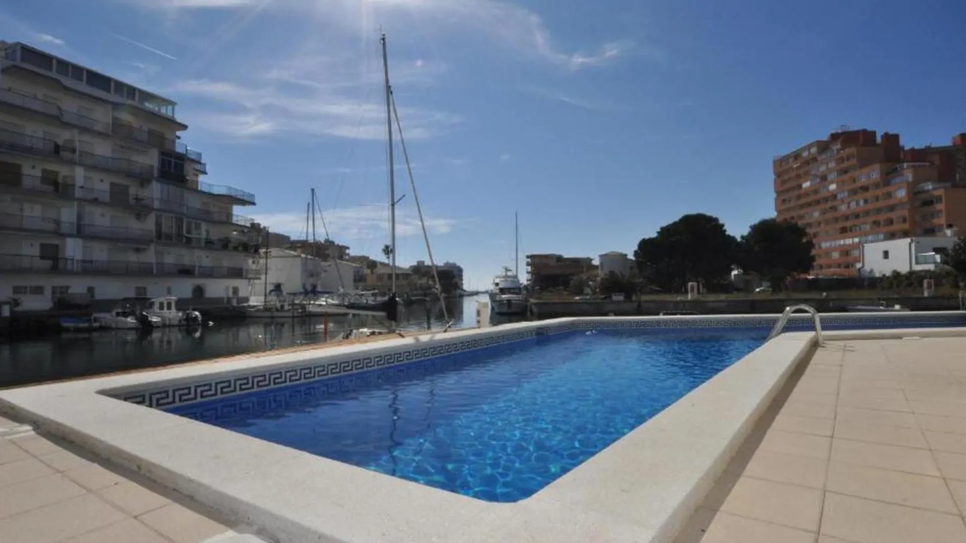 Apartamento Tranquilo En Rosas Con Piscina, Parking Y Cerca De La Playa De La Rubina - Es-258-86 Apartment