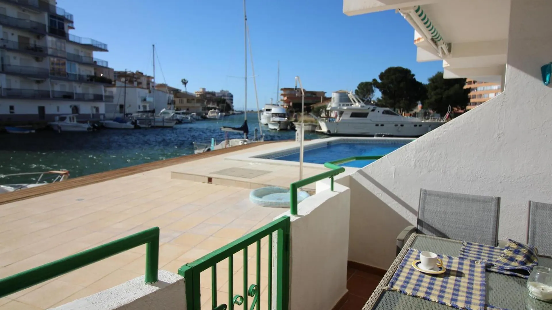 Apartamento Tranquilo En Rosas Con Piscina, Parking Y Cerca De La Playa De La Rubina - Es-258-86 0*, Roses Spain