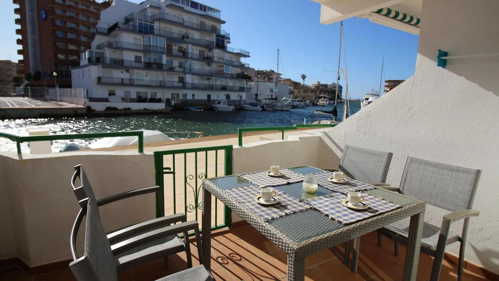 Apartamento Tranquilo En Rosas Con Piscina, Parking Y Cerca De La Playa De La Rubina - Es-258-86
